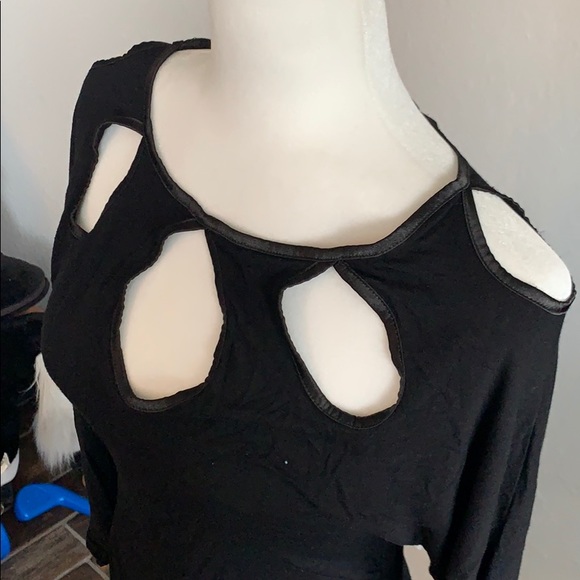 ArdenB Long Sleeve Key Hole Top - Picture 2 of 5